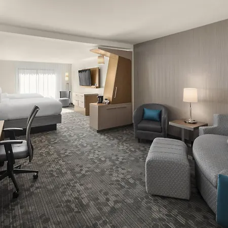 Courtyard By Marriott Seattle Northgate Hotel